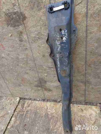 Балка передняя Mazda MPV 2 LW