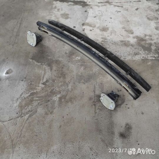 Усилитель заднего бампера Ниссан жук