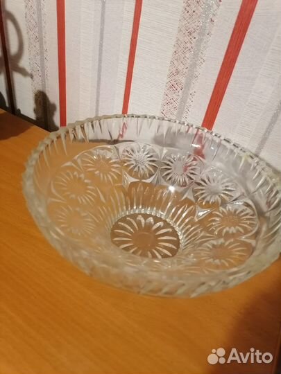 Конфетница на ножке