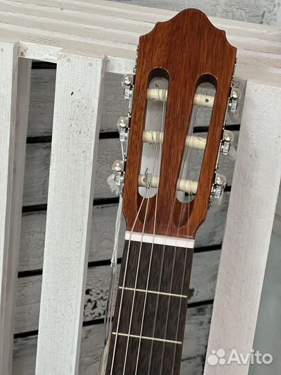 Новая классическая гитара Cort