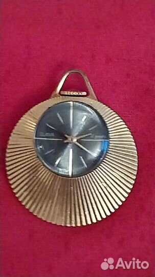 Часы-кулон