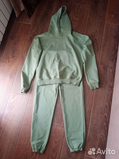 Спортивный костюм женский