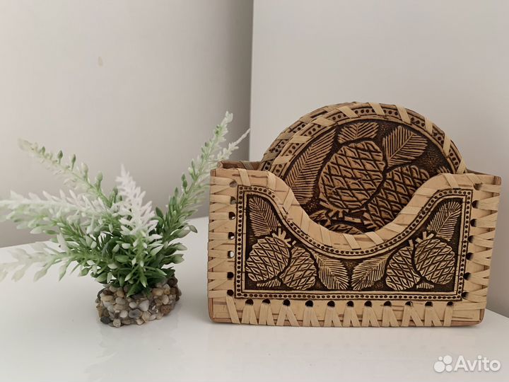 Подставка под горячее из бересты шишки