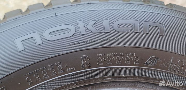 Nokian Tyres Hakkapeliitta 8 SUV 215/65 R16