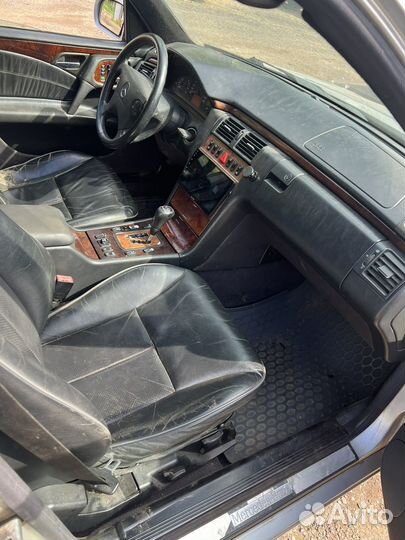 Mercedes-Benz E-класс 3.2 AT, 1999, 200 000 км