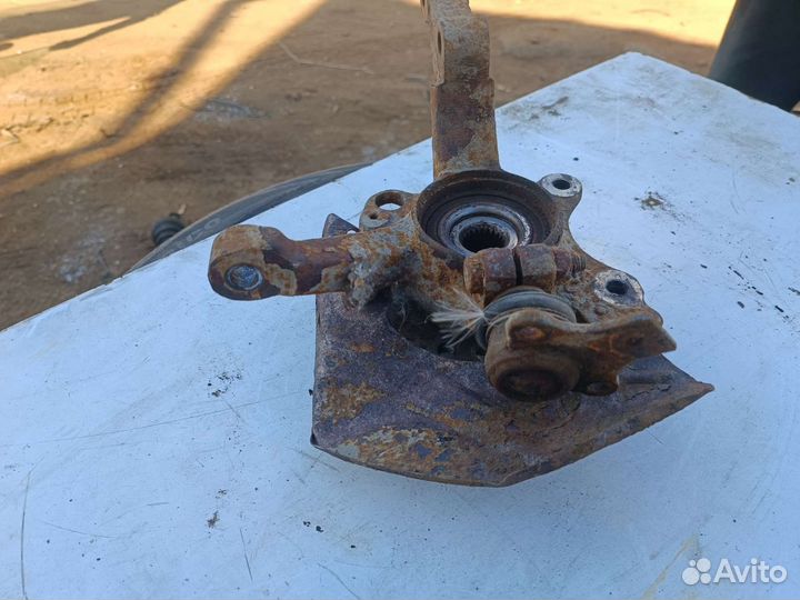 Поворотный кулак Левый Чери Амулет А15 2007 г