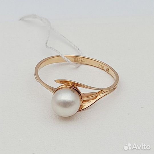 Золотое кольцо с камнем 18р