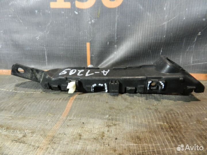 Кронштейн бампера переднего правый -Kia Ceed 2