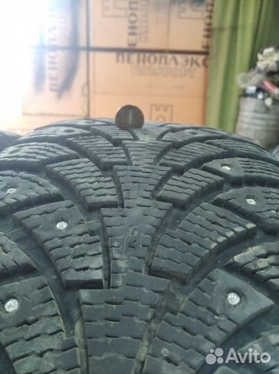 Nokian Tyres Hakkapeliitta 4 215/60 R16