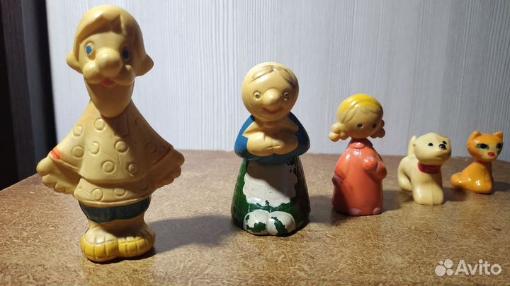 Игрушки СССР колкий пластик