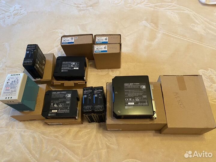 Источник питания Omron