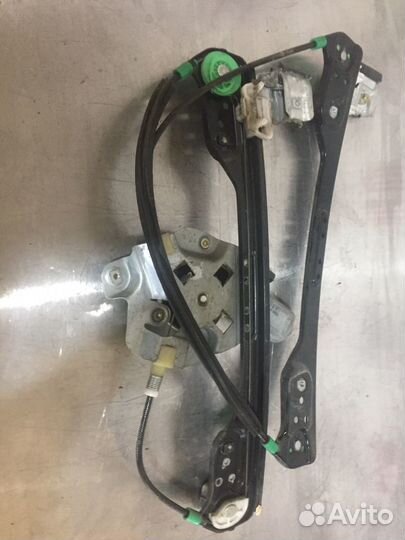 Стеклоподъемник левый правый крайслер C300