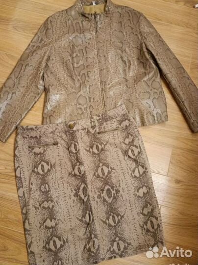 Куртка(пиджак) и юбка 50-52