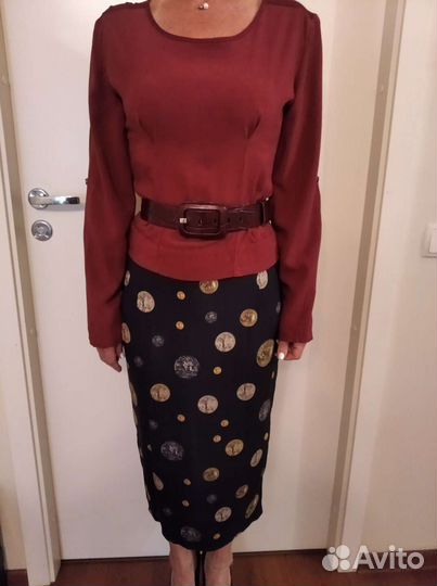 Блузка, юбка, ремень