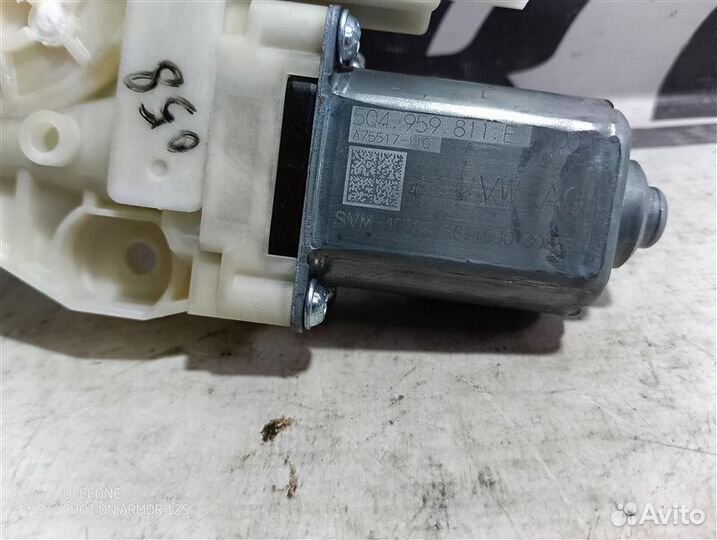 Моторчик стеклоподъемника задний правый Volkswagen