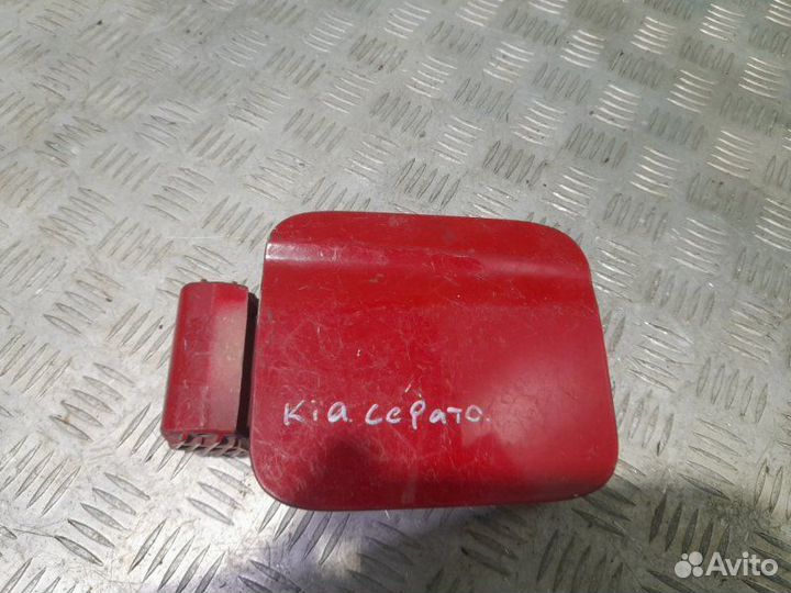 Лючок бензобака Kia Cerato хечбэк 2005