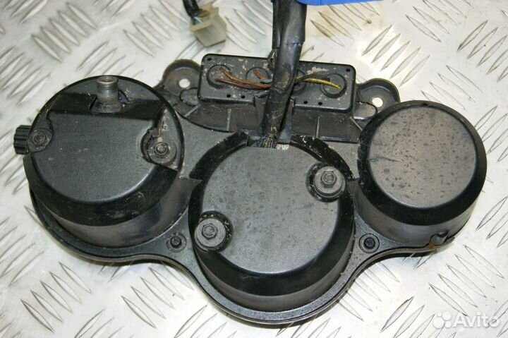 Панель приборов Yamaha FZR250R