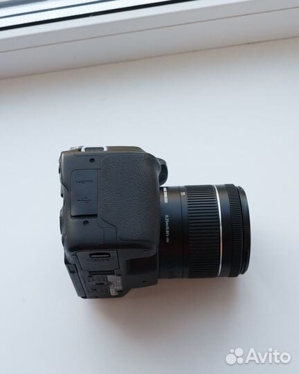 Фотоаппарат canon 200d