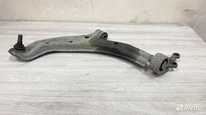 Рычаг передний левый Nissan Bluebird Sylphy