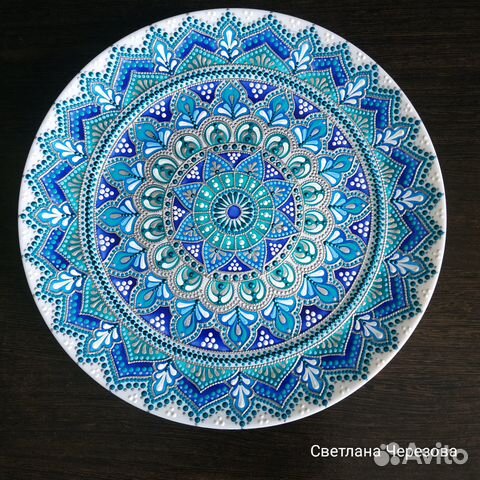 Тарелка декоративная с ручной росписью