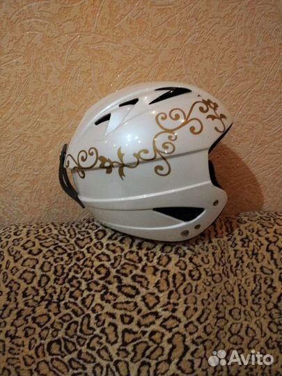 Горнолыжный шлем с очками женский