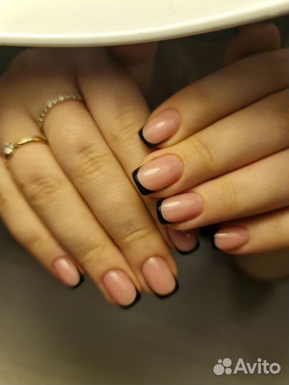 Маникюр и педикюр