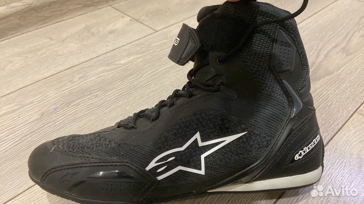 Мотоциклетные ботинки