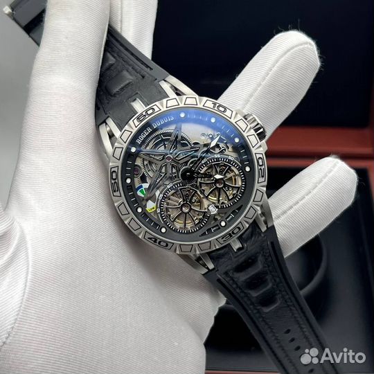 Часы Roger Dubuis Excalibur