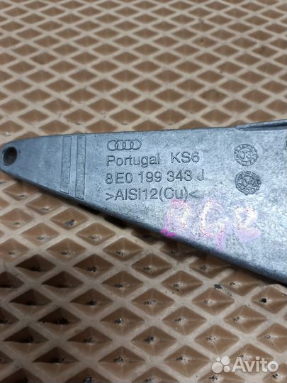 Кронштейн двигателя передний Audi A4 BGB