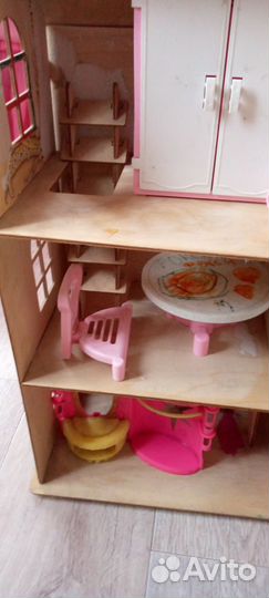 Кукольный домик с мебелью