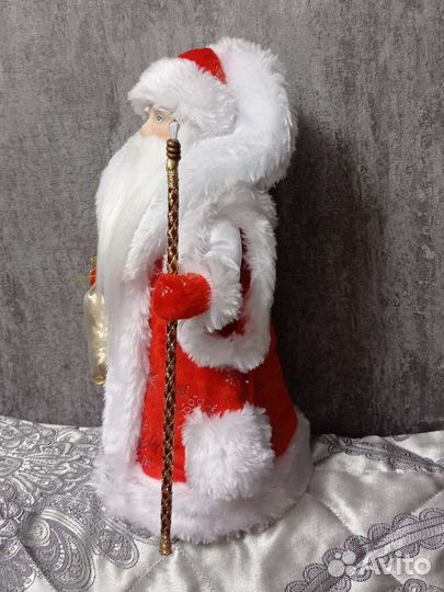 Дед мороз под ёлку