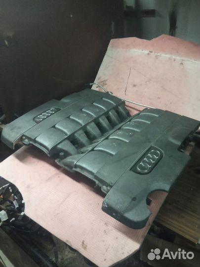 Впускной коллектор Audi a8 d3