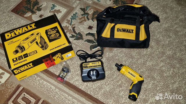 Перфоратор Dewalt DCH263N