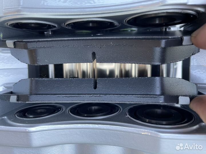 Усиленные спортивные тормоза Toyotа LC200