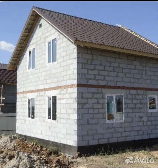 Бригада строителей