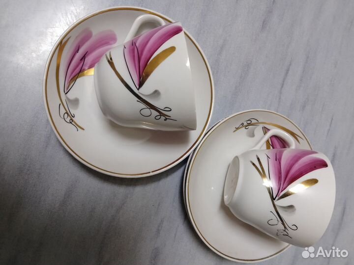 Чайные чашки с блюдцами