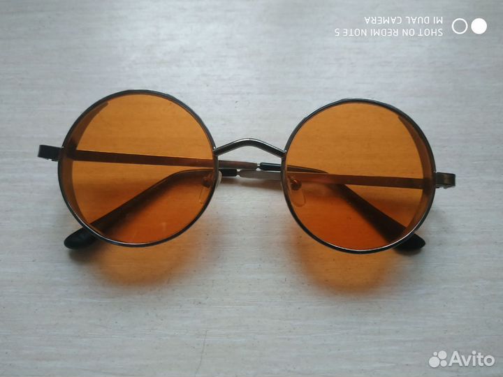 Солнцезащитные очки - круглые