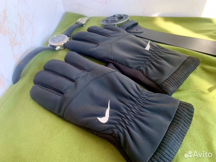 Зимние перчатки nike чёрные сенсорные в ассорт
