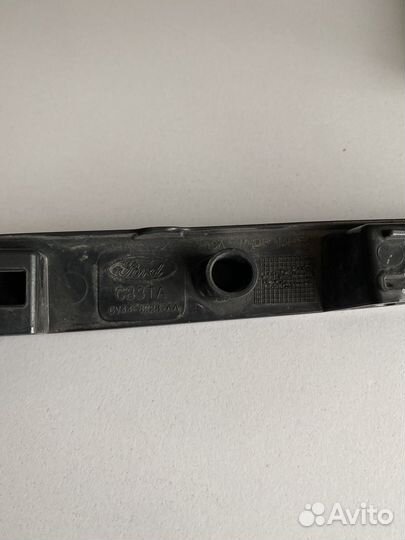 Ресничка правой фары Ford Kuga2