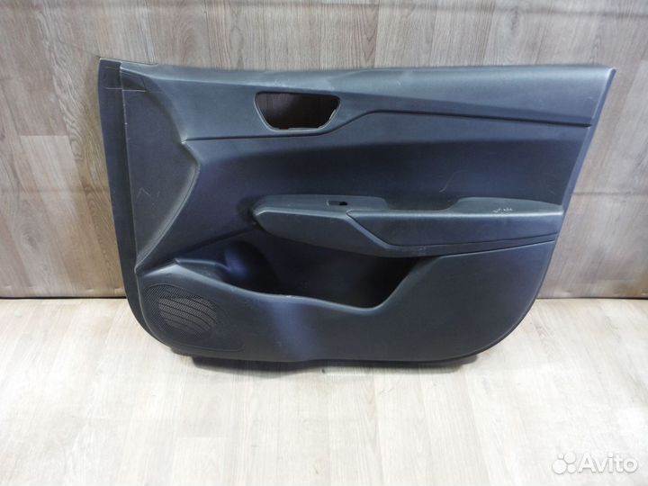 Обшивка двери передней правой №37 hyundai Solaris