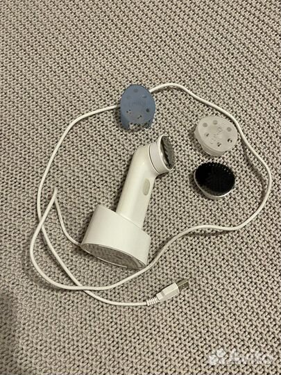 Ультразвуковая щетка для лица Clinique