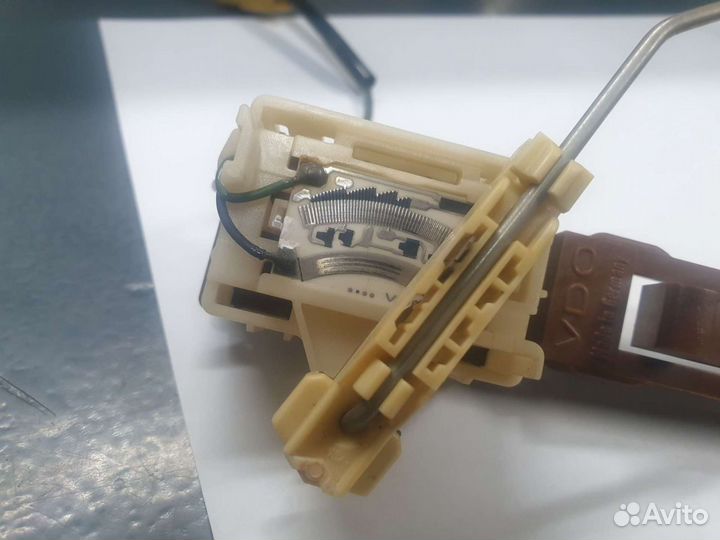 Датчик уровня топлива Audi