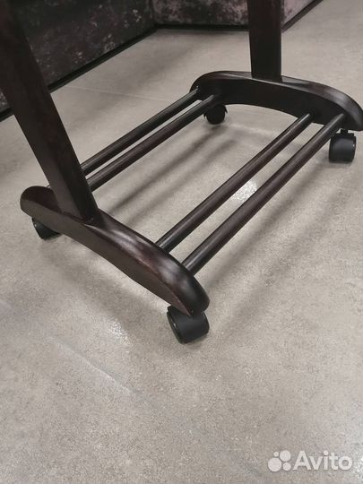 Вешалка напольная деревянная в наличии