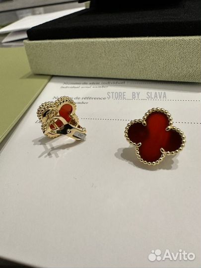 Золотые серьги Van Cleef с сердоликом