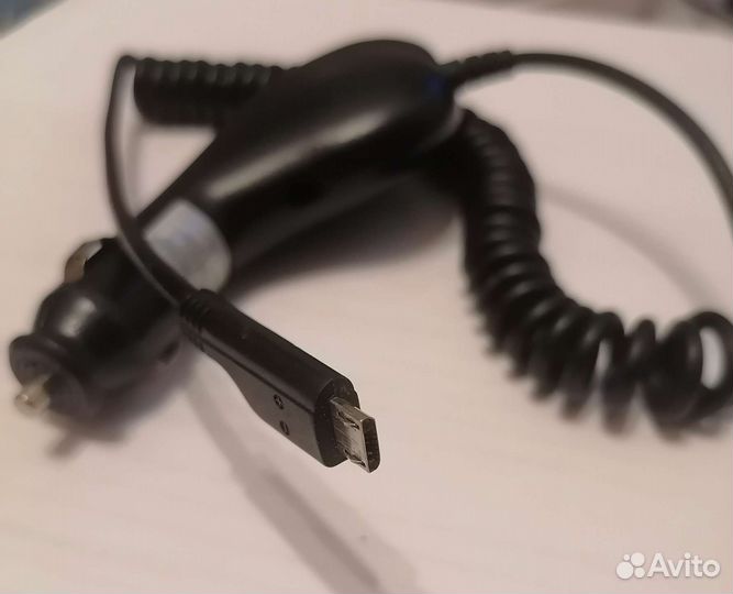 Автомобильная зарадка для телефона