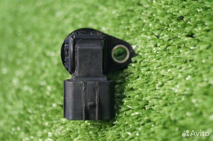 Датчик положения коленвала Opel Meriva 1.7 Y17DT