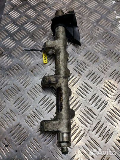 Топливная рампа Renault Laguna 2 8200023961,044521