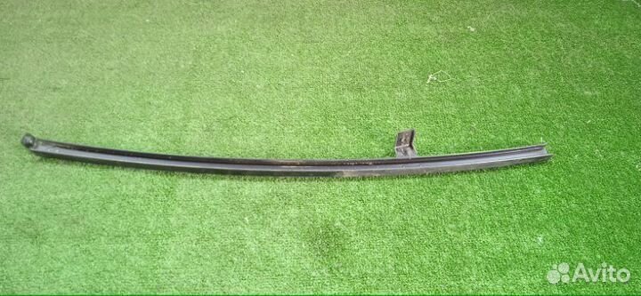 Направляющая стекла задняя правая Nissan Micra