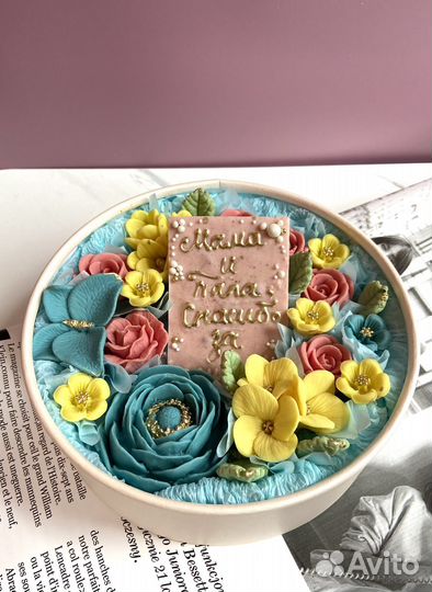 Букет из шоколада, цветы в коробке