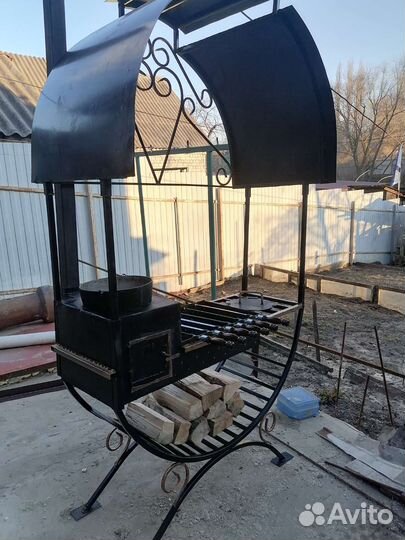 Мангал с крышей